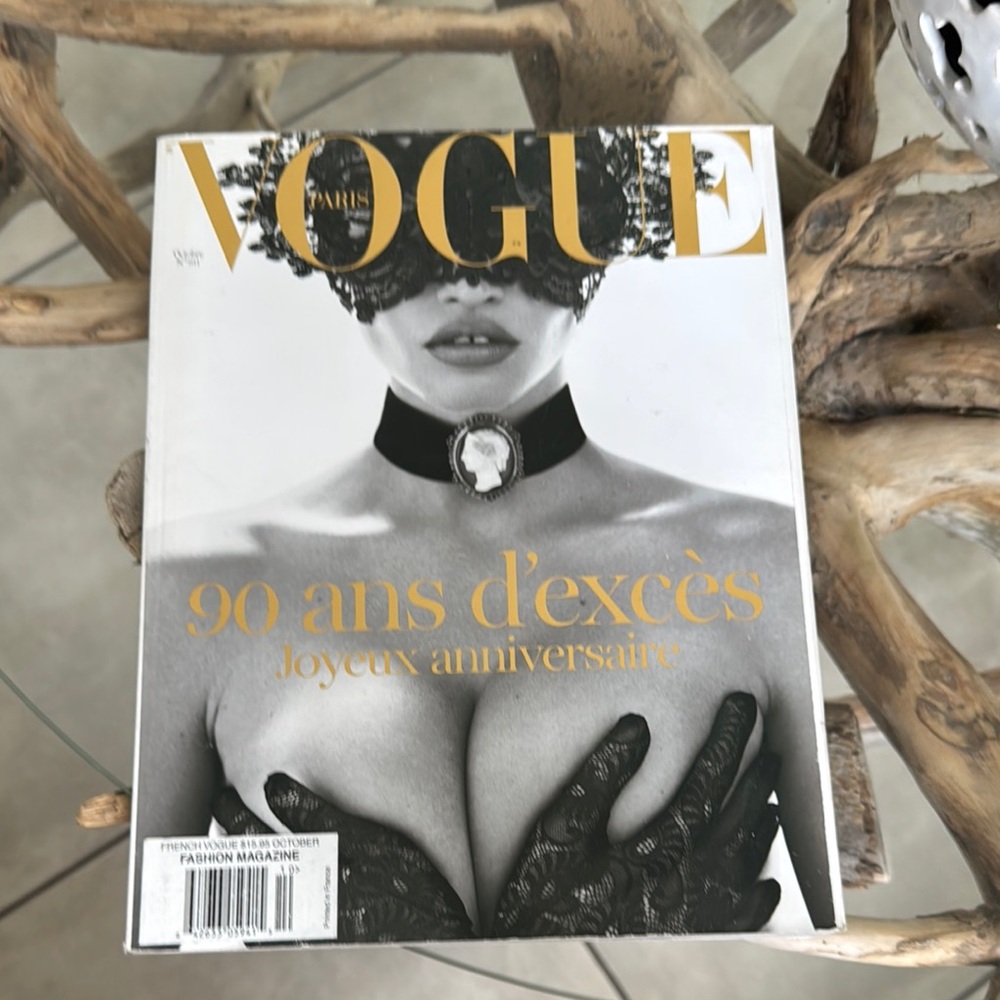 Paris Vogue 90th birthday edition in French